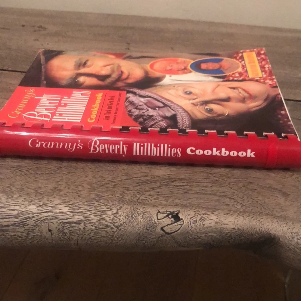 Rare!🦄Granny’s Beverly Hillbillies Spiral Bound Cookbook! - Picture 7 of 11